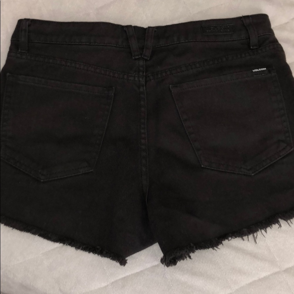 Volcom 1991 Classic Fit Mid Rise Short